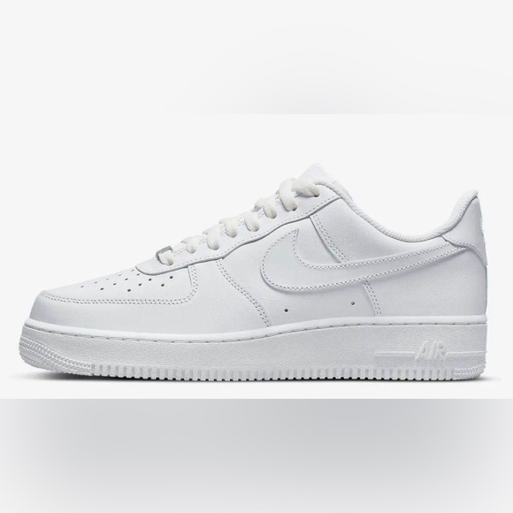 Nike Air Force 1s Women’s - Picture 5 of 5